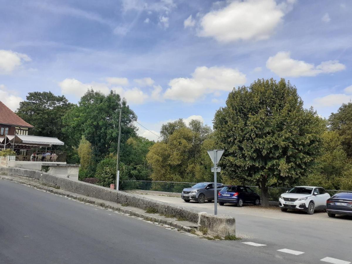 ホテル Le Saint Hubert Arcis-sur-Aube エクステリア 写真